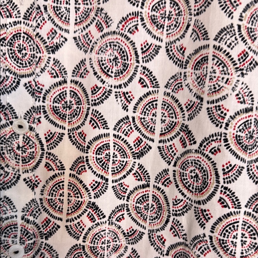 Patterned Button-Up Shirt - Picture 3 of 3